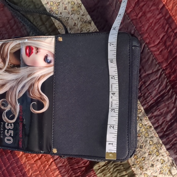 Crossbody/shoulder strap adj. Mid sized bag, w/ with zipper closure, zip pouch - Picture 10 of 11